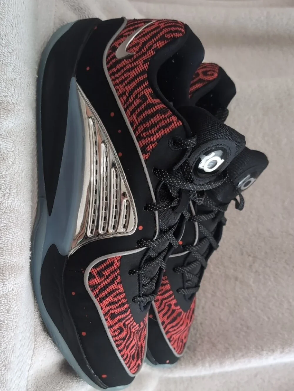 Nike Men's Black and Red KD Signature Basketball Sneakers